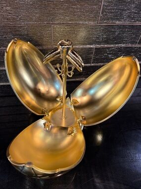 Pottery Barn Teen Harry Potter Golden Egg Shape Necklace Holder Jewelry Stand